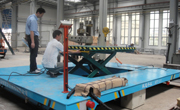 Scissor hydraulic lifting table